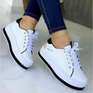 Nastyafashion Women'S Fashion Round Toe Thick Sole Shallow Lace-Up Casual Sneakers