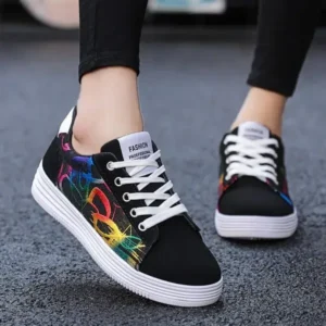 Nastyafashion Men Fashion Graffiti Pattern Lightweight Canvas Sneakers